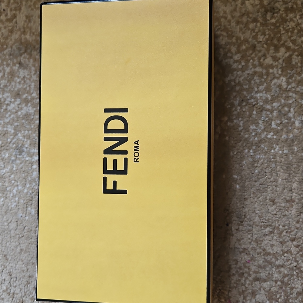 🛑 FENDI Sunglasses Box